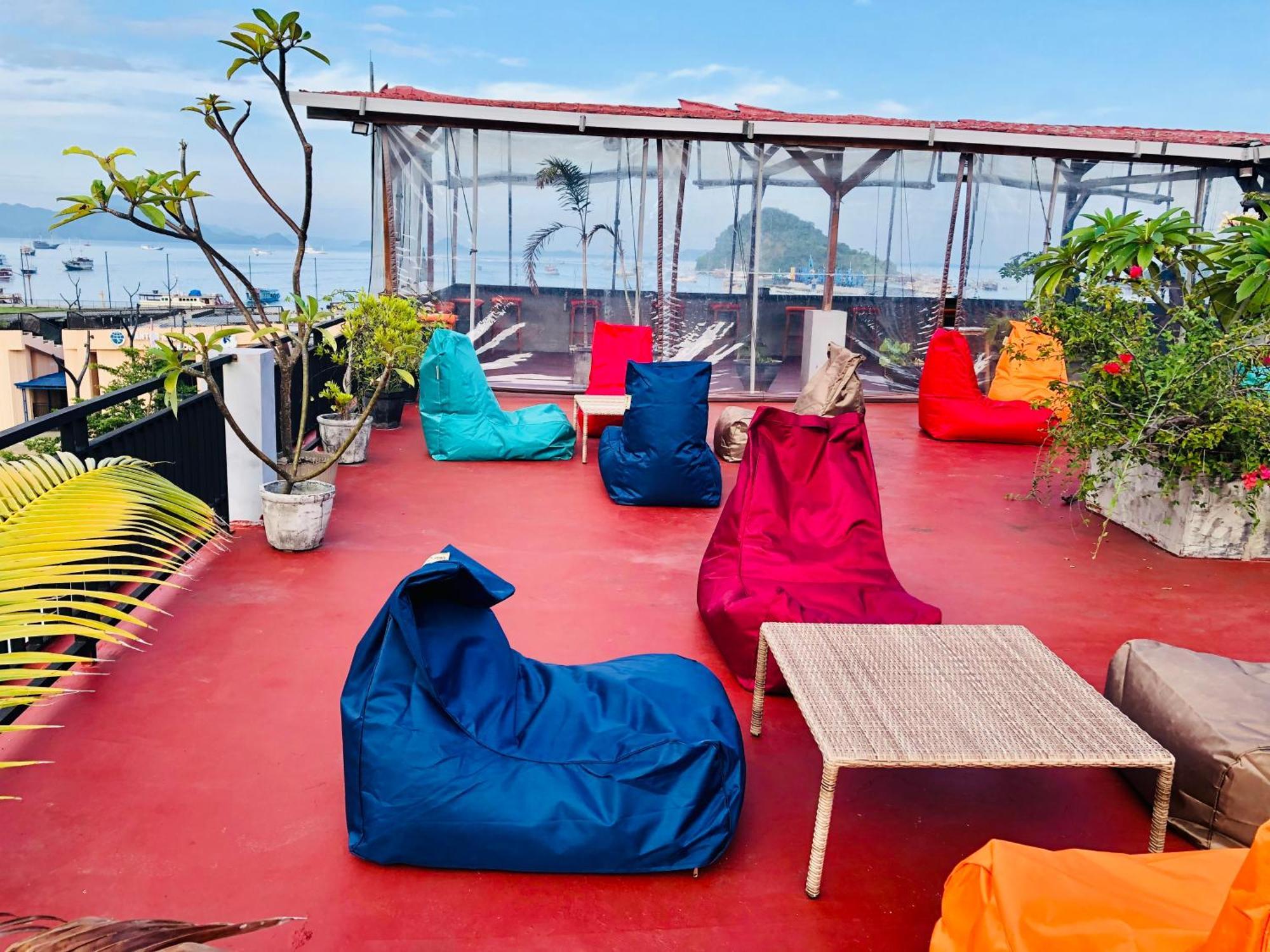 Blue Ocean Hotel Labuan Bajo Exterior photo