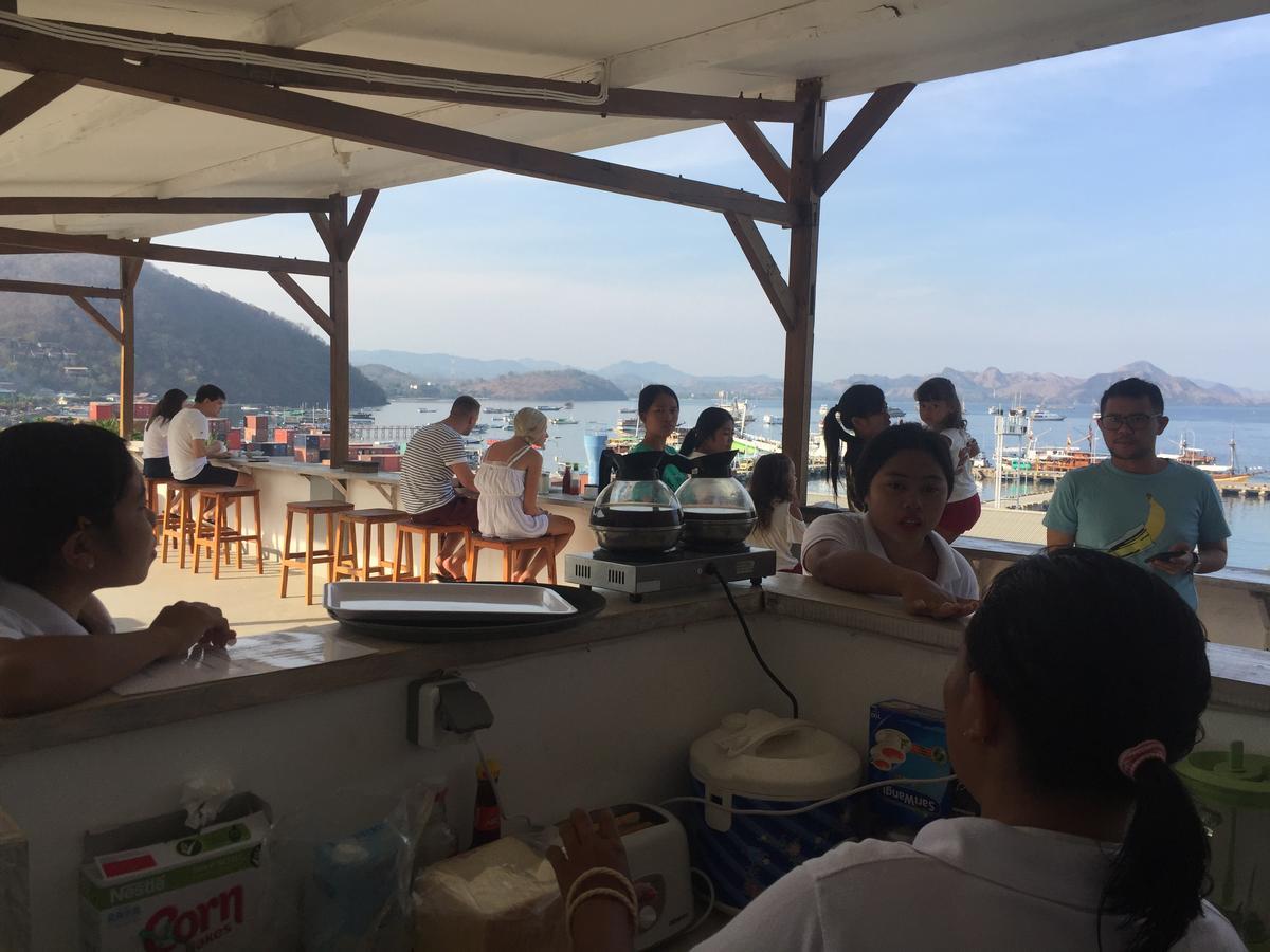 Blue Ocean Hotel Labuan Bajo Exterior photo